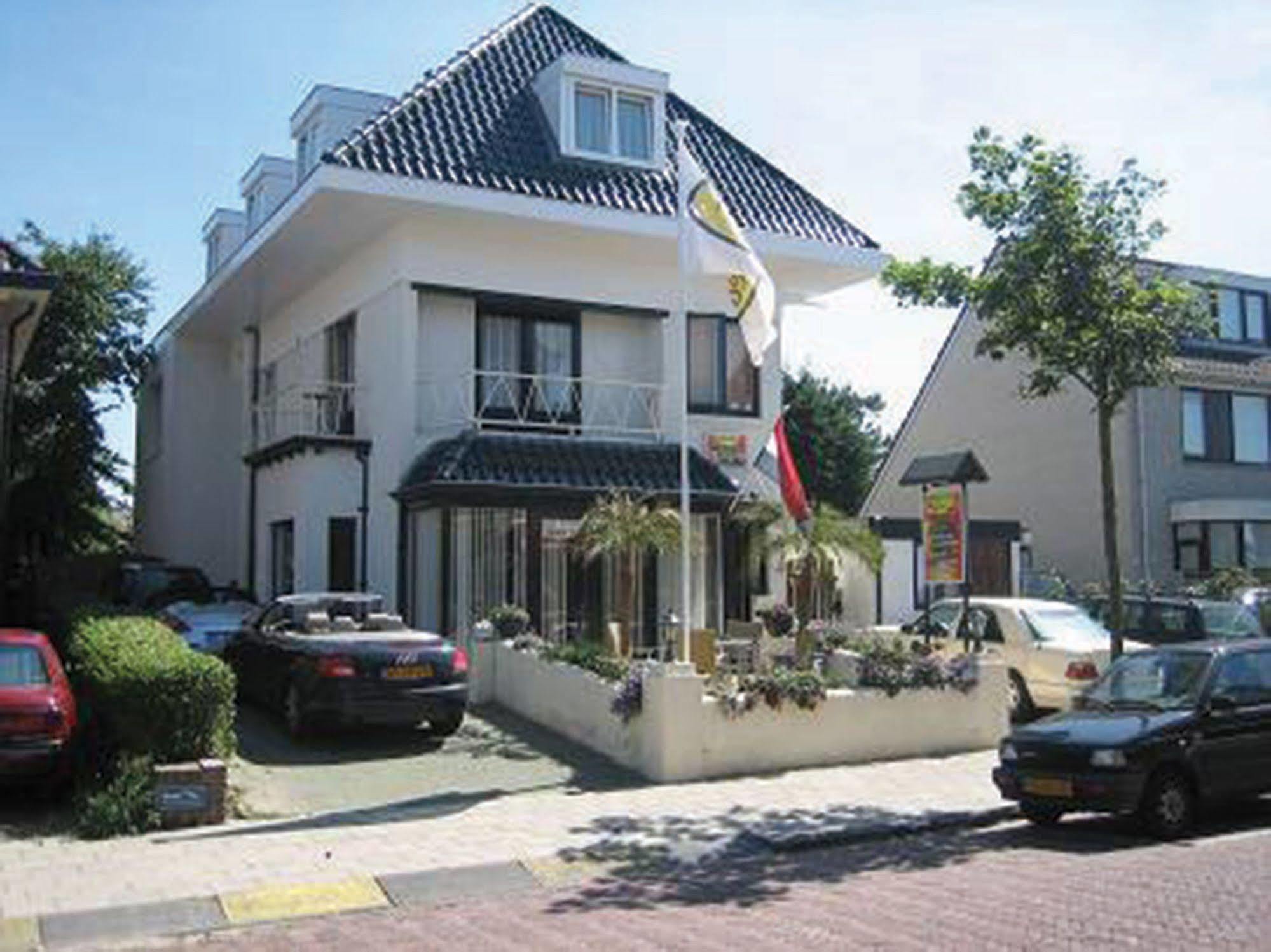 Hotel / Pension Villa Tanahlot Zandvoort Exterior foto